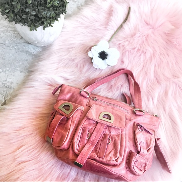 Cynthia Rowley Handbags - 💕Cute 💕 Cynthia Rowley Pink Leather Bucket Bag